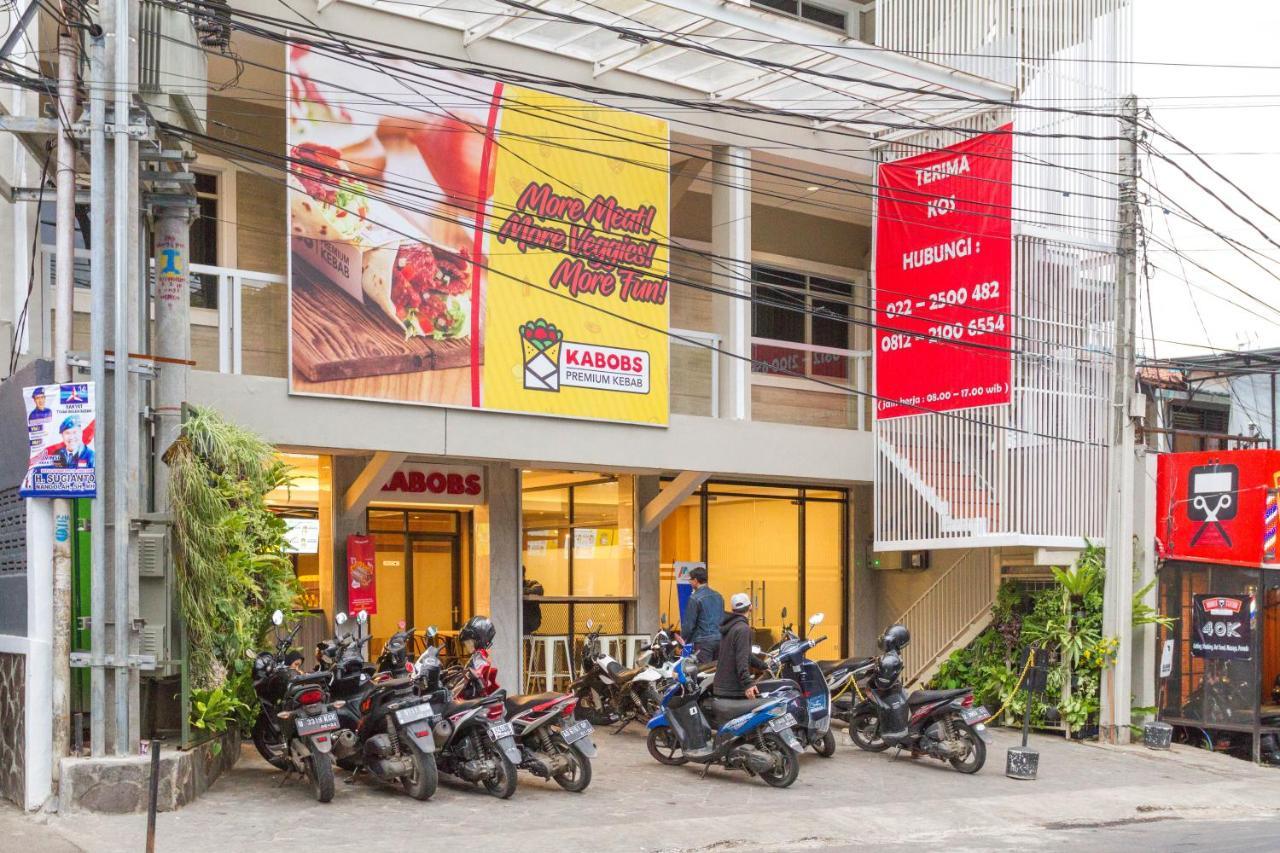 Reddoorz Plus @ Dipatiukur Bandung Exterior foto